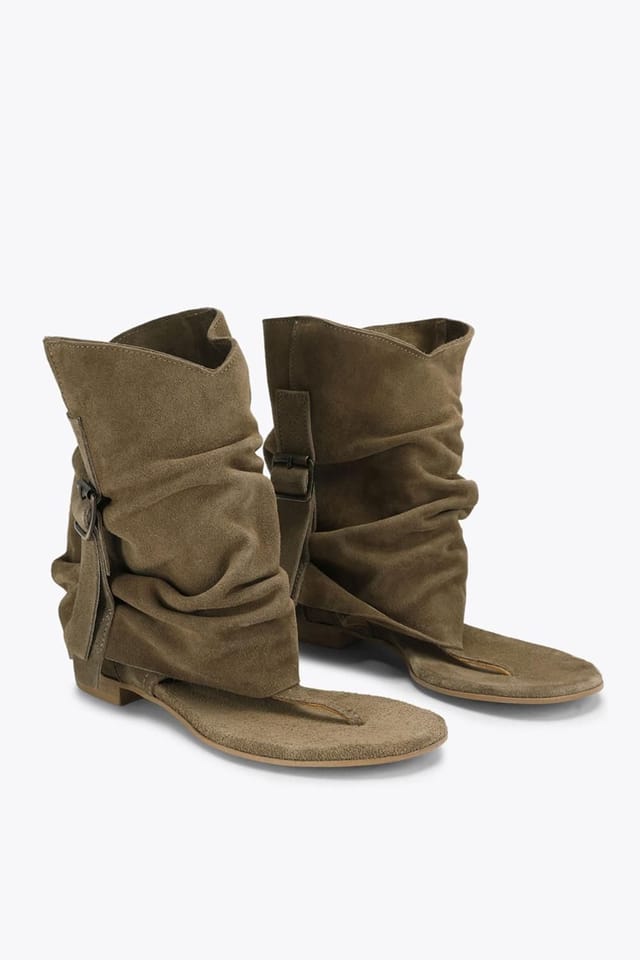 Steve Madden STEVE MADDEN Women's 'Dorado Taupe Suede' Suede Sandals - 2