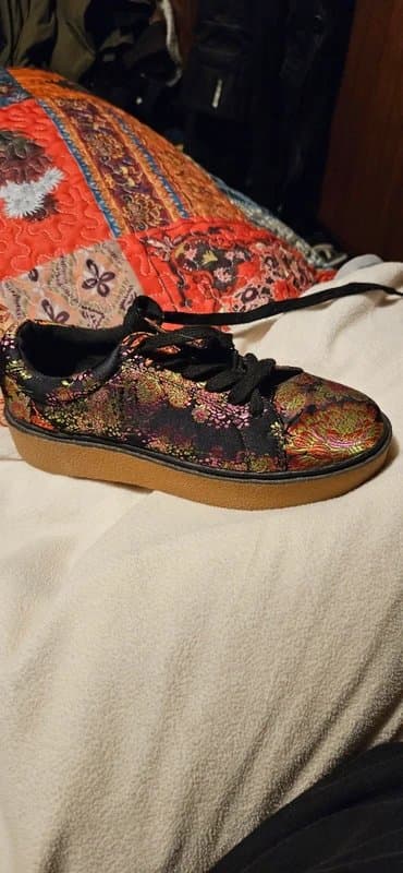 New Look Chinese embroidered shoes