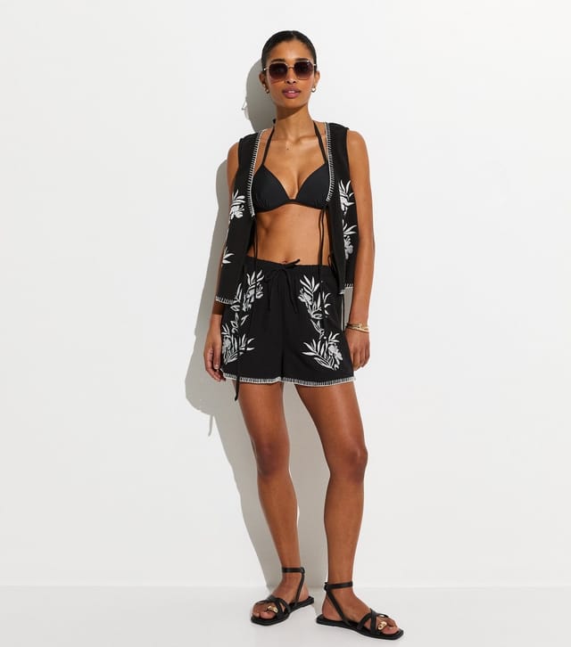 New Look Women's Black Cotton Embroidered Floral Beach Shorts New Look - 3