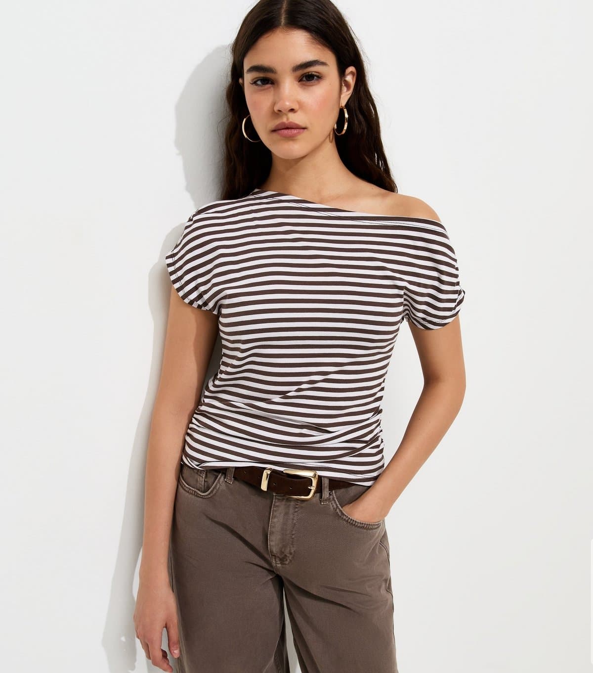 New Look Women's Brown Cotton Striped Off the Shoulder T-Shirt New Look