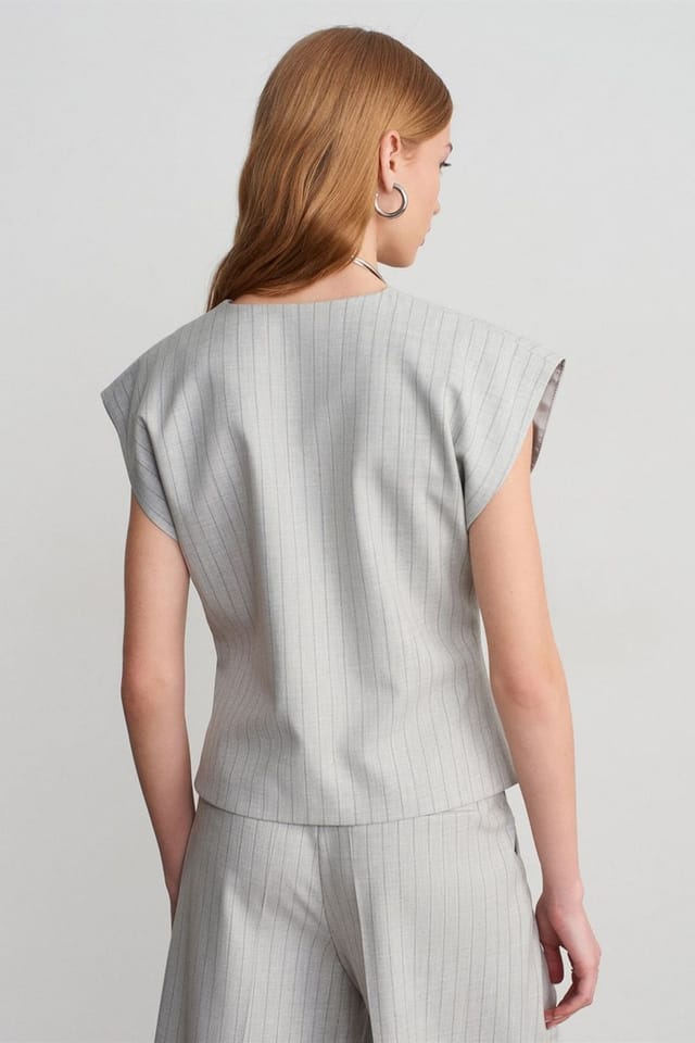 Dilvin Dilvin Women's Striped V-neck Woven Waistcoat in Light Grey - 2