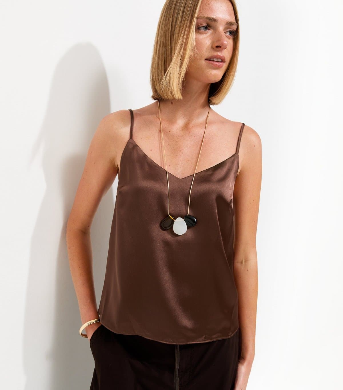 New Look Women's Dark Brown Satin V-Neck Cami Top New Look
