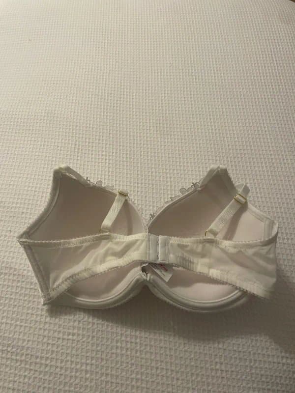 New Look New look 36DD white satin bra