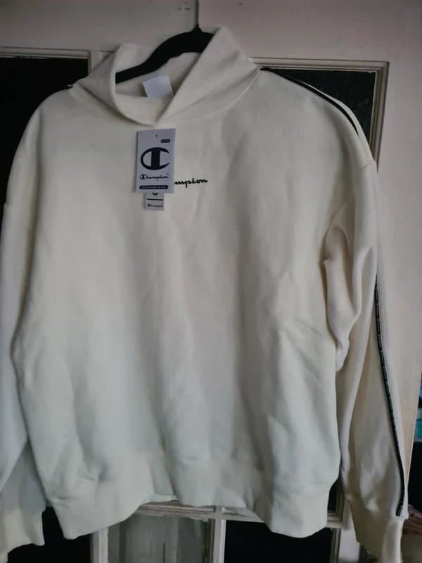 Champion BNWT Champion Hoodie size M