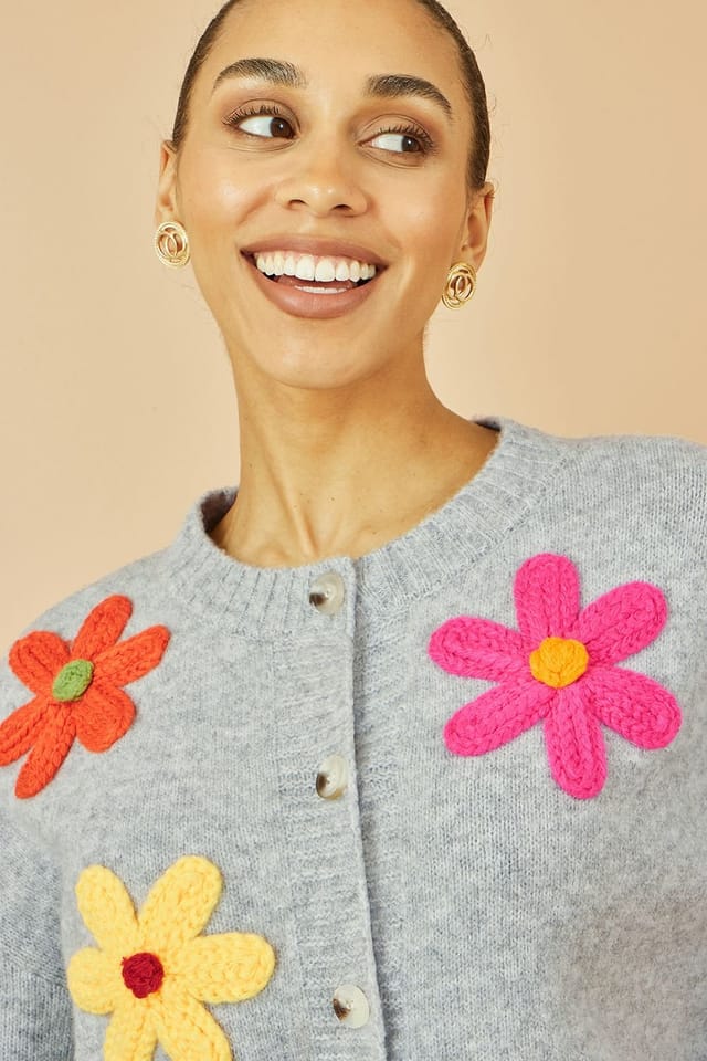 Yumi Yumi Women's Grey Knitted Flower Applique Cardigan - 2