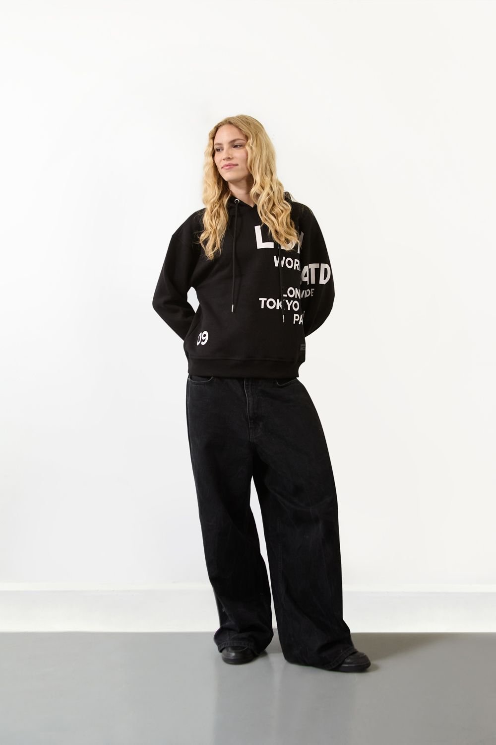 LONDON ATTITUDE LONDON ATTITUDE Women's Relaxed Fit Printed Hoodie Black - 2