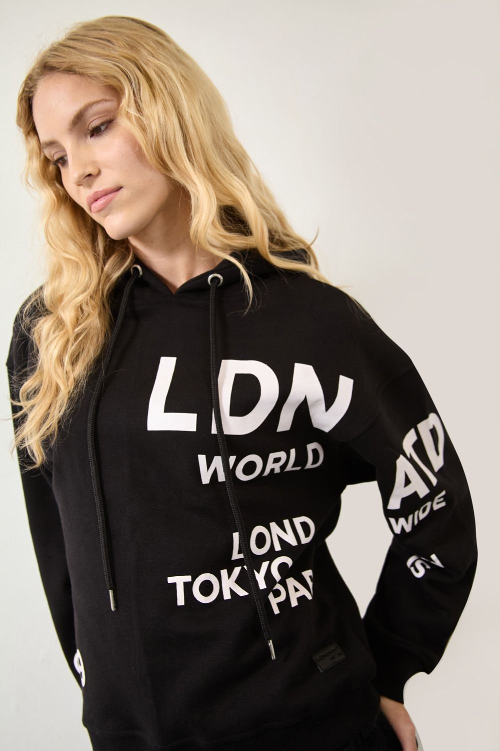 LONDON ATTITUDE LONDON ATTITUDE Women's Relaxed Fit Printed Hoodie Black - 4