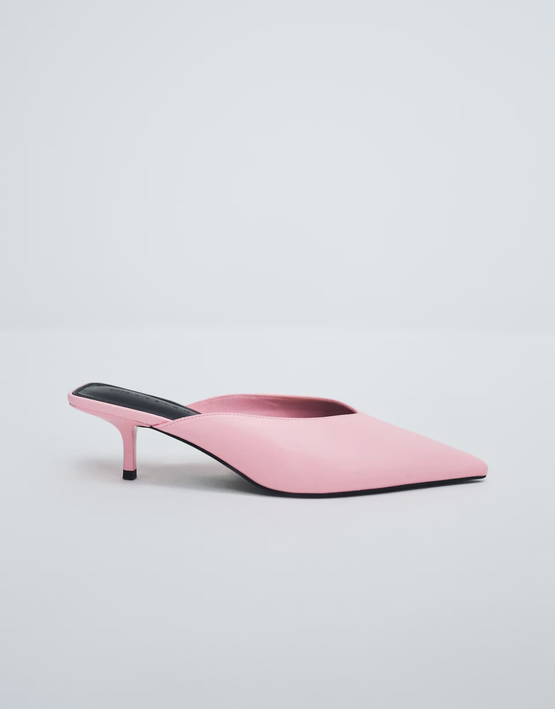 ASOS ASOS DESIGN Surprise pointed kitten heeled mules in pink
