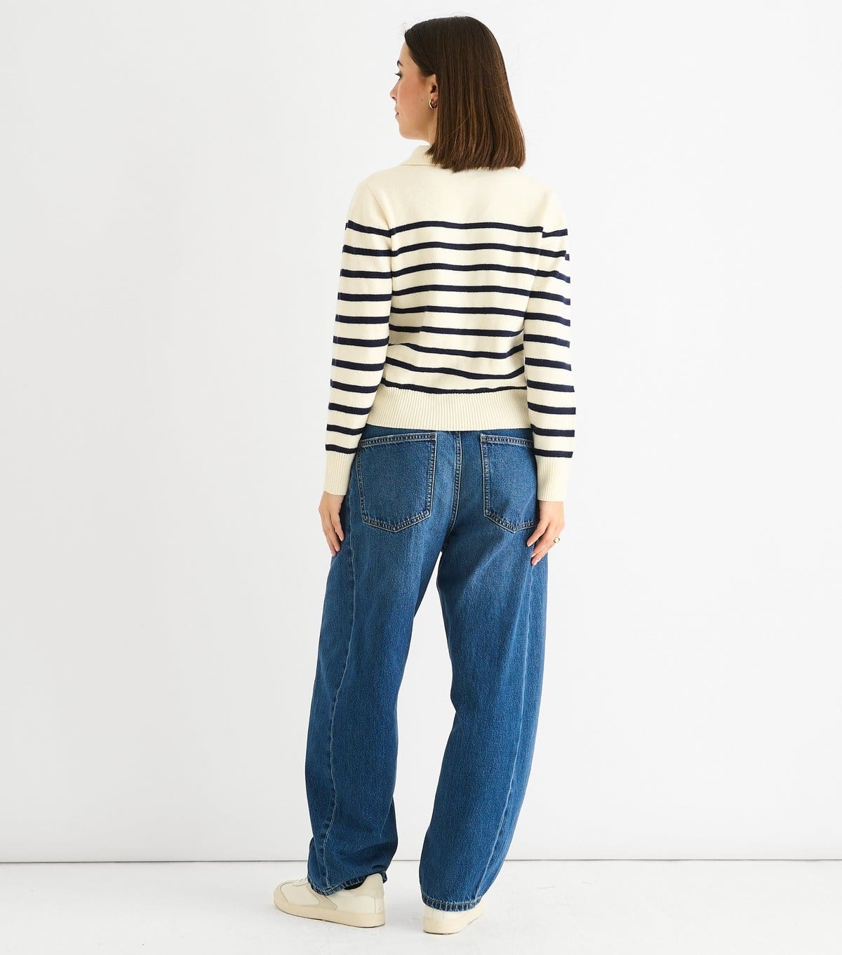 Gini London Women's Cream Striped Collared V-Neck Jumper Gini London New Look - 4