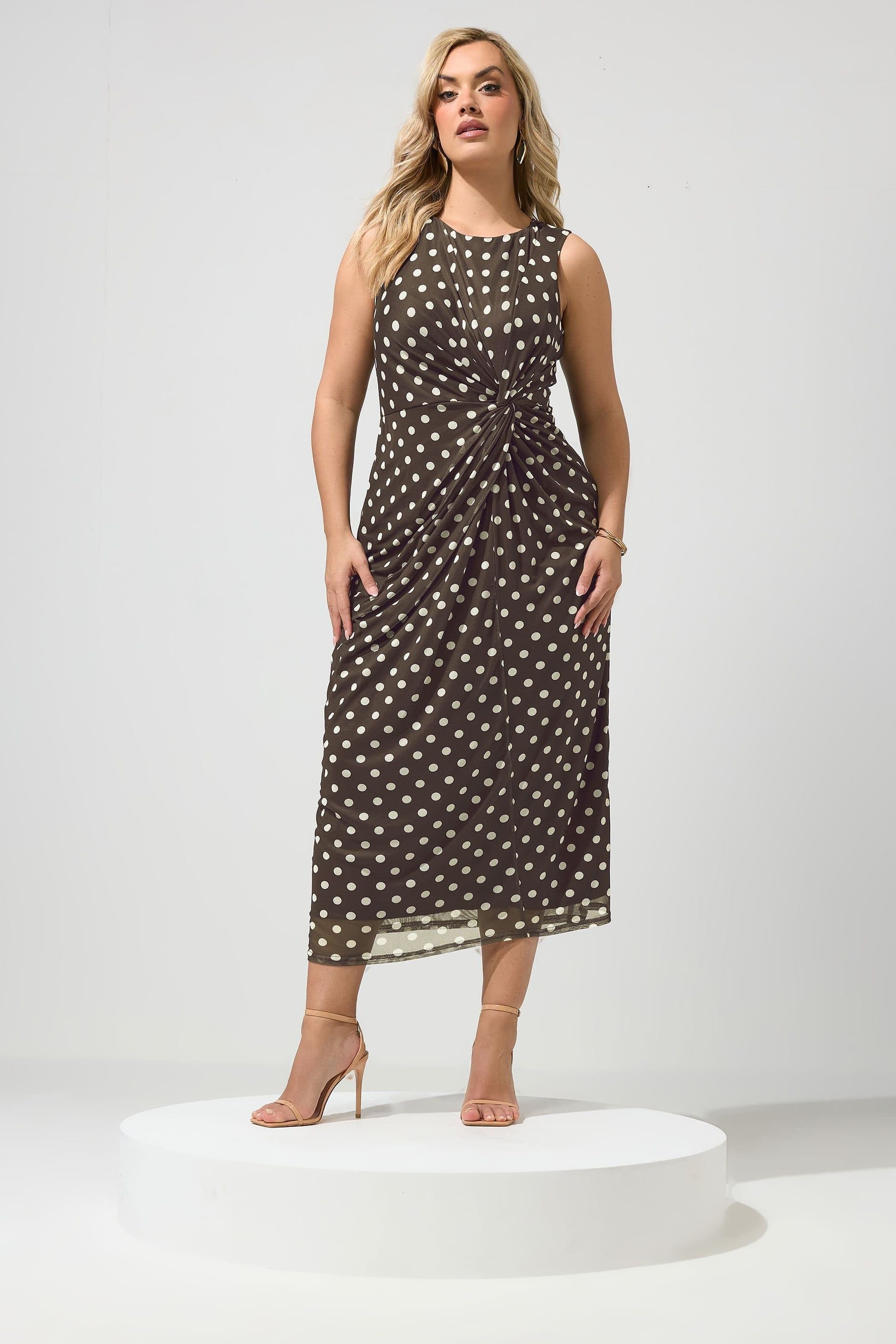 Yours Yours Women's Polka Dot Maxi Dress in Chocolate