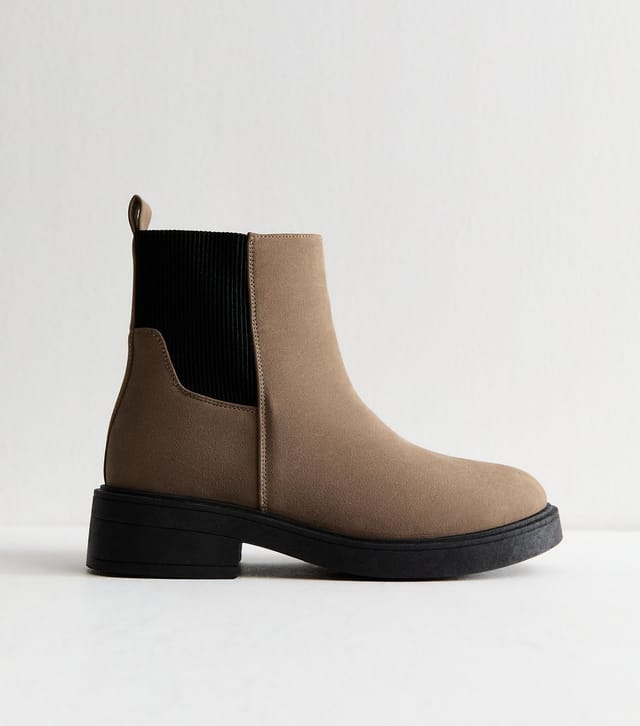 New Look Women's Wide Fit Light Brown Faux Suede Chunky Sole Chelsea Ankle Boots Vegan New Look - 2