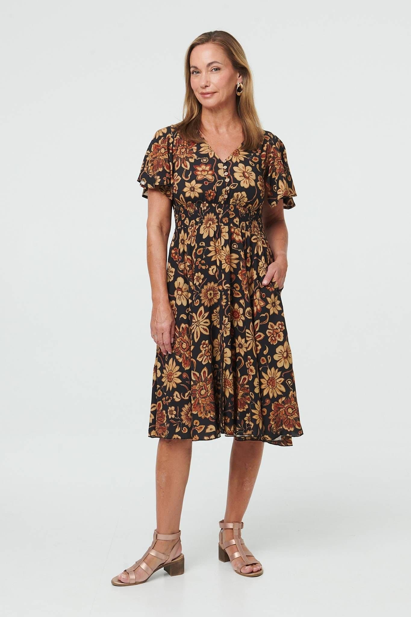 Izabel London Izabel London Women's Floral Shirred V-Neck Knee Length Dress in Black