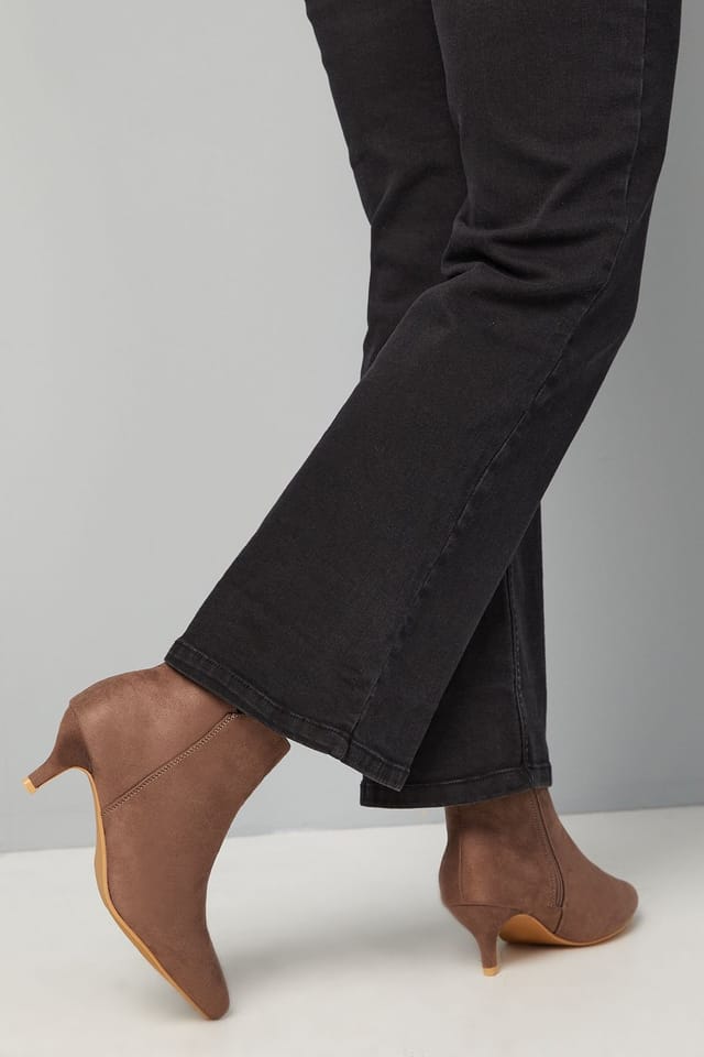 Wallis Wallis Women's Wide Fit Alma Faux Suede Kitten Heel Pointed Ankle Boots in Beige - 2