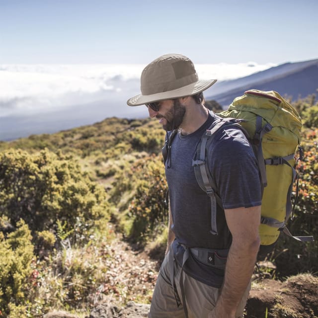 Sunday Afternoons Sunday Afternoons Men's 'Brushline' Lightweight UPF 50+ Bucket Hat in Grey - 2
