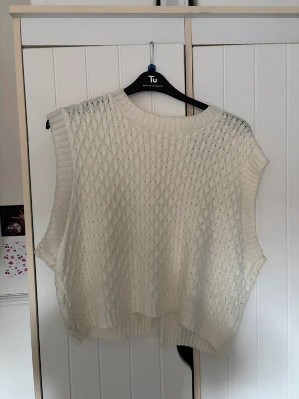 ASOS Design Knitted vest