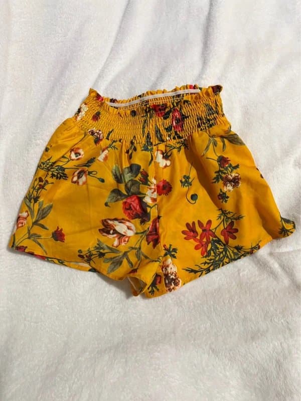 Zaful Mustard yellow floral summer shorts 6 8