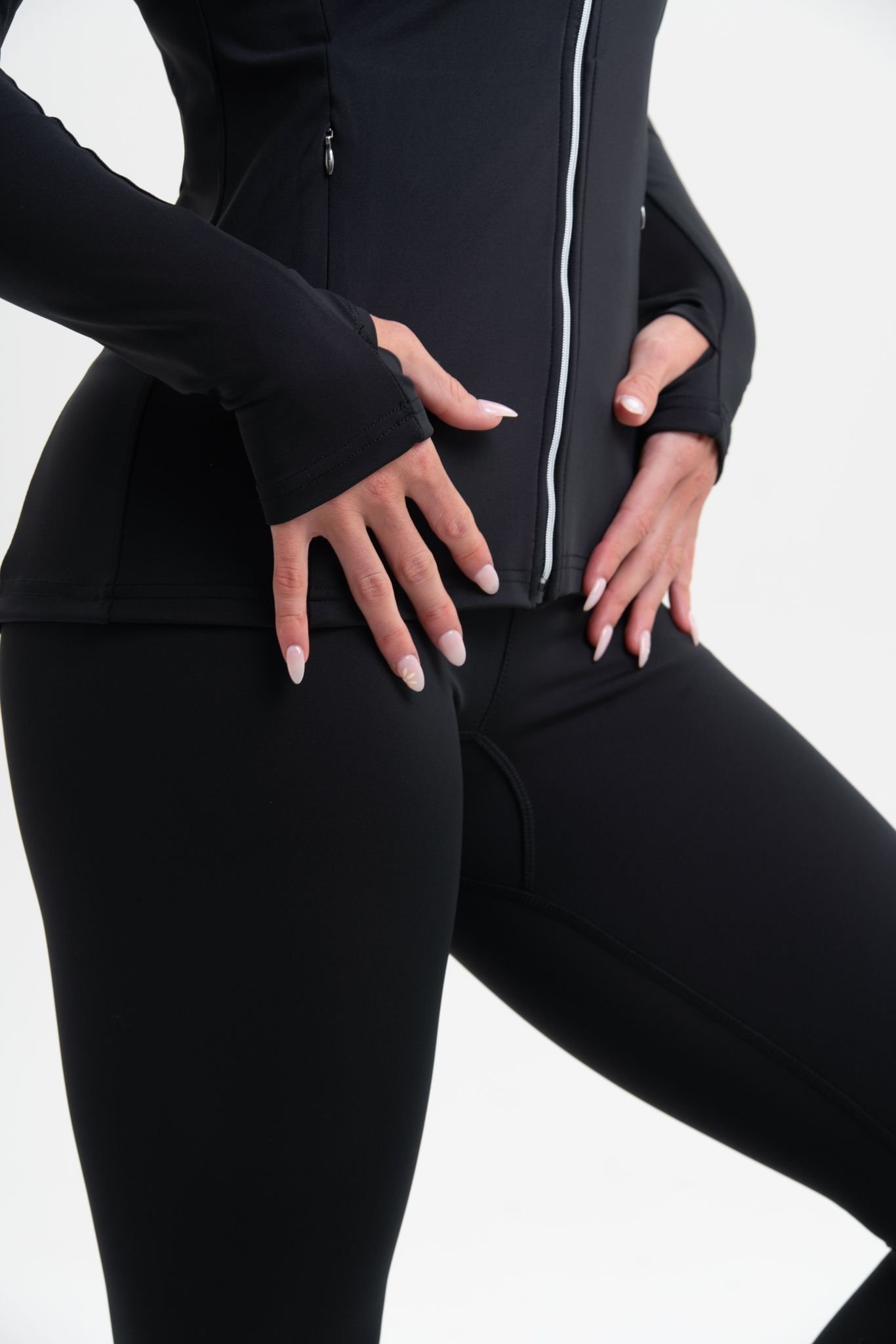 Discipline 365 Discipline 365 Women's Discipline Funnel Neck Sport Gym Zip Through Top Jacket in Black - 3