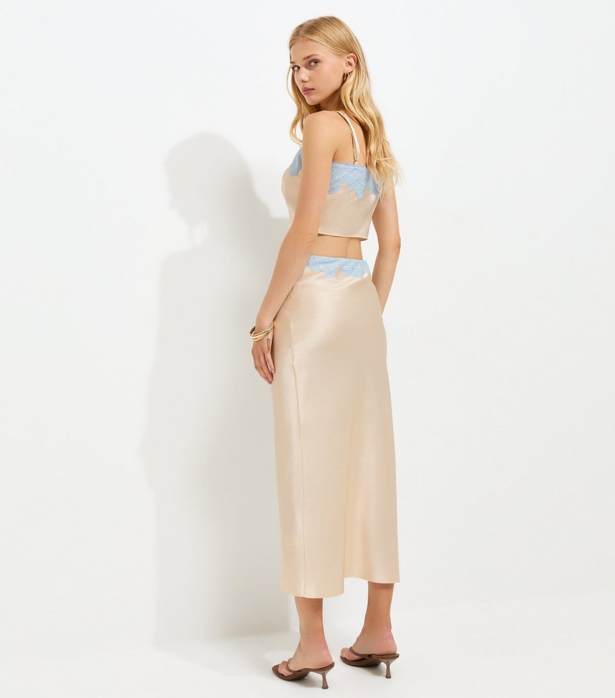 New Look Women's Off White Satin Contrast Lace Trim Cropped Cami Top New Look - 4