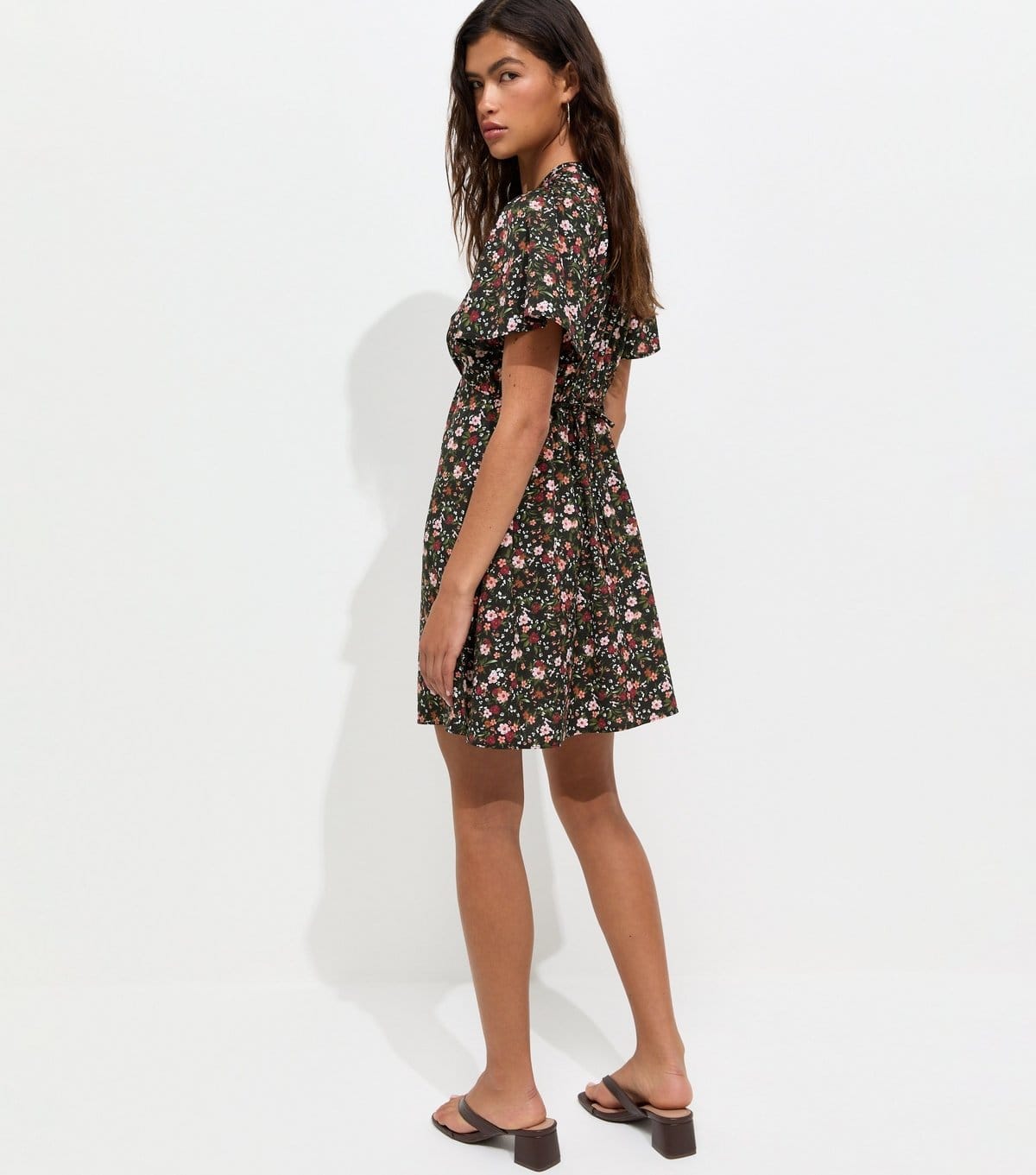 New Look Women's Black Ditsy Floral Flutter Sleeve Mini Dres New Look - 4