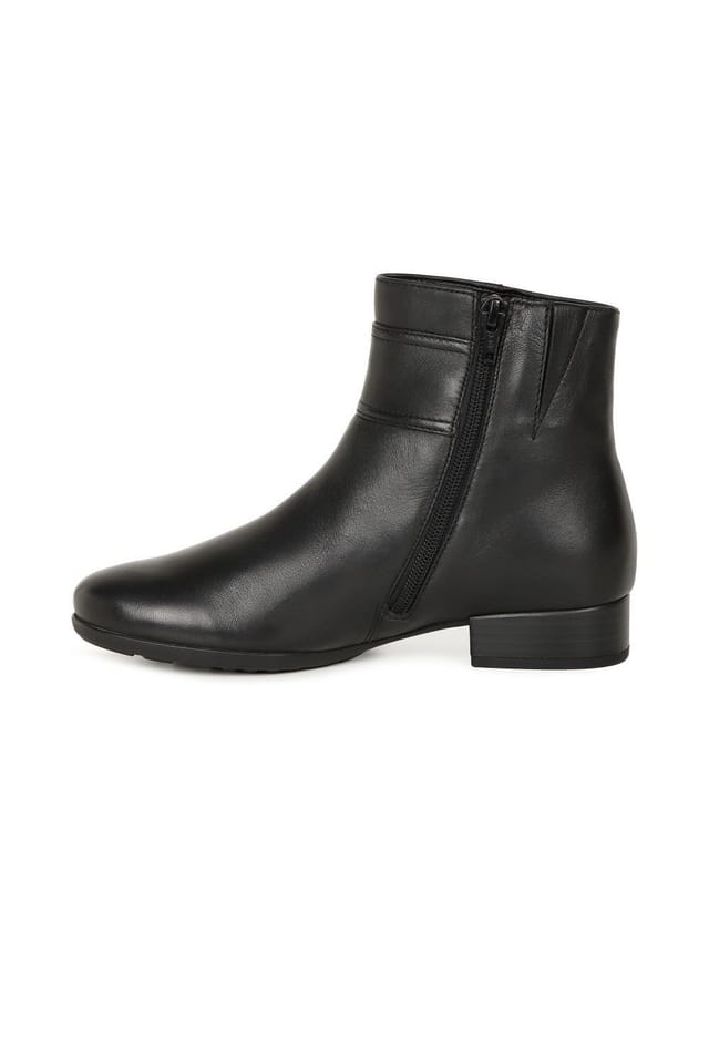 Gabor Gabor Women's 'Balm' Ankle Boots in Black - 2