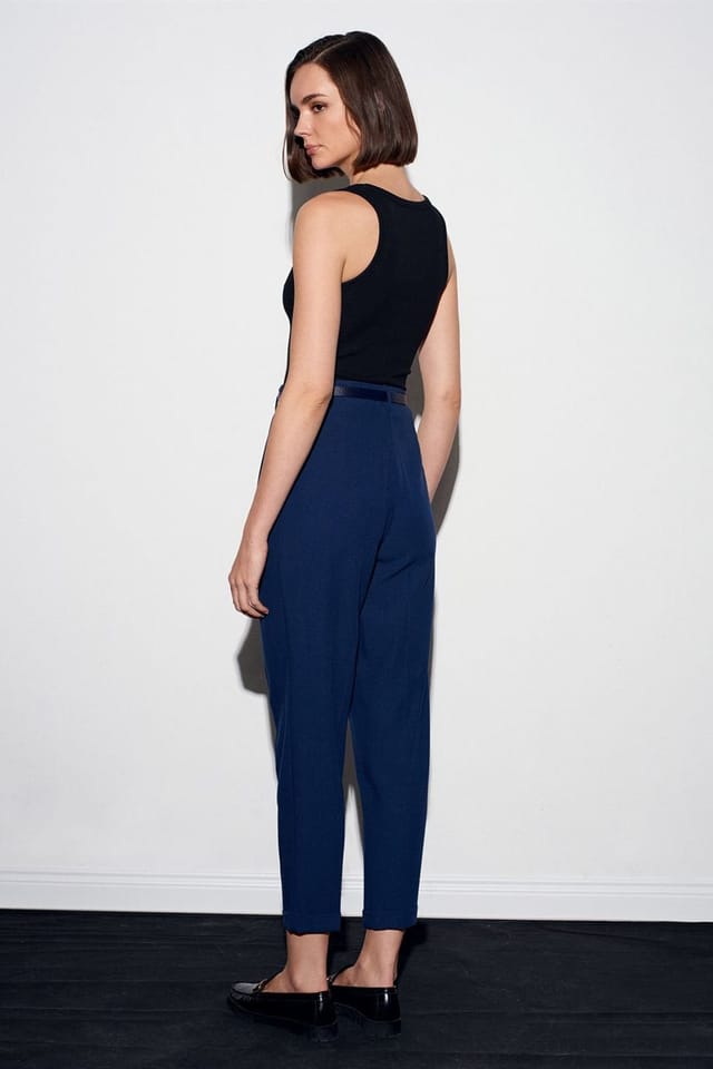 Dilvin Dilvin Women's Belted Straight-leg Trousers in Navy - 2