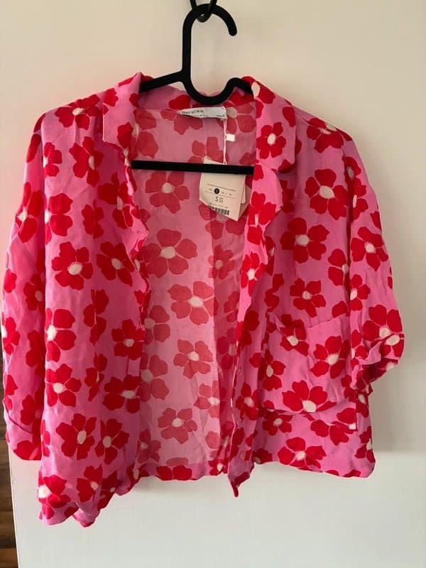 Bershka Pink floral cropped blouse