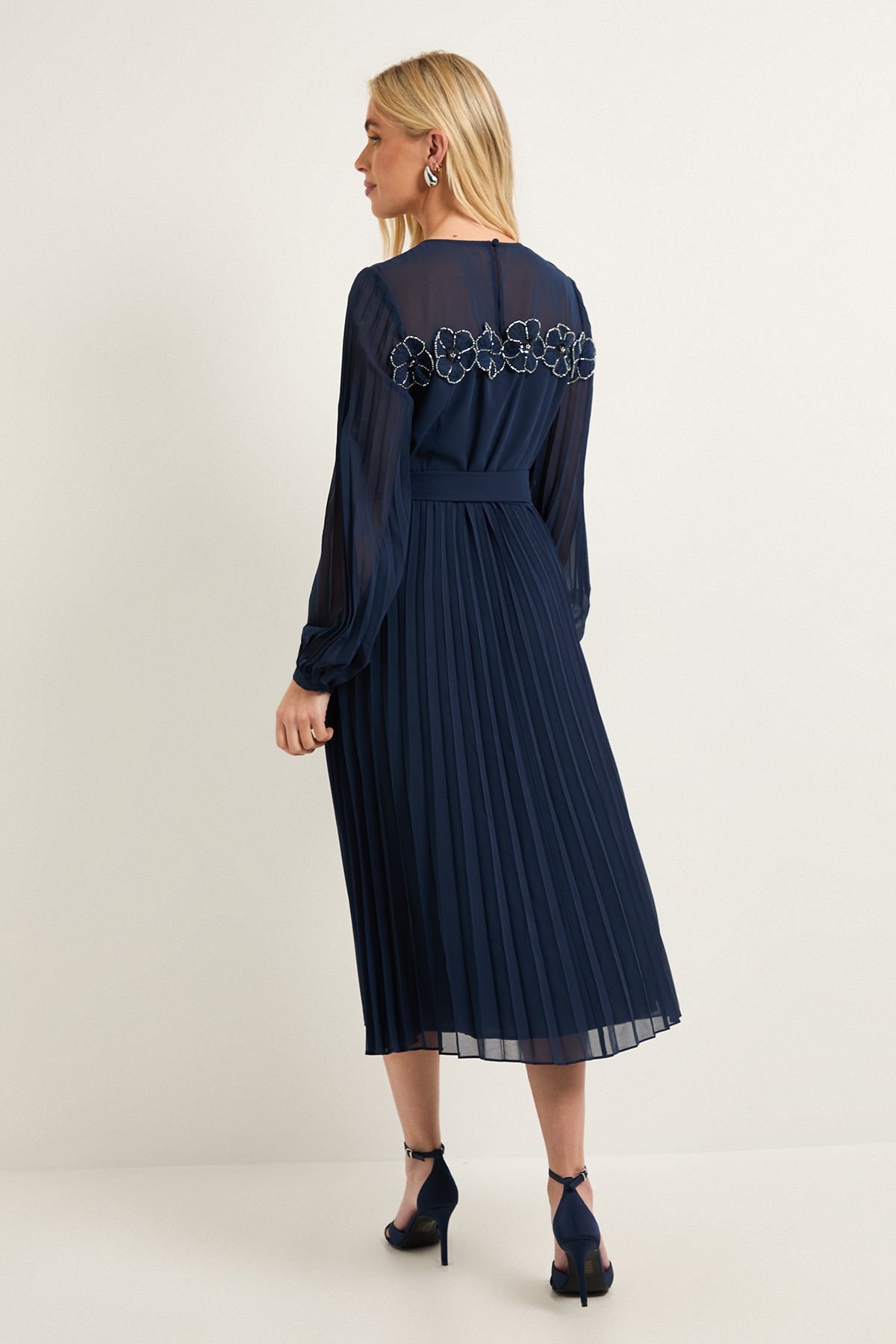 Wallis Wallis Women's Petite Pleated Floral Trim Midi Dress in Navy - 3