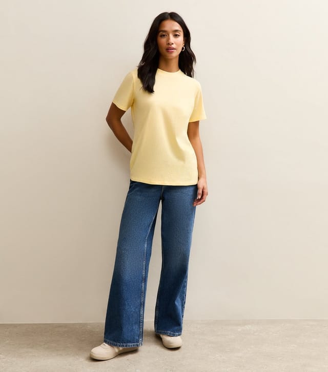 New Look Women's Petite Light Yellow Relaxed Crew Neck T-Shirt New Look - 2