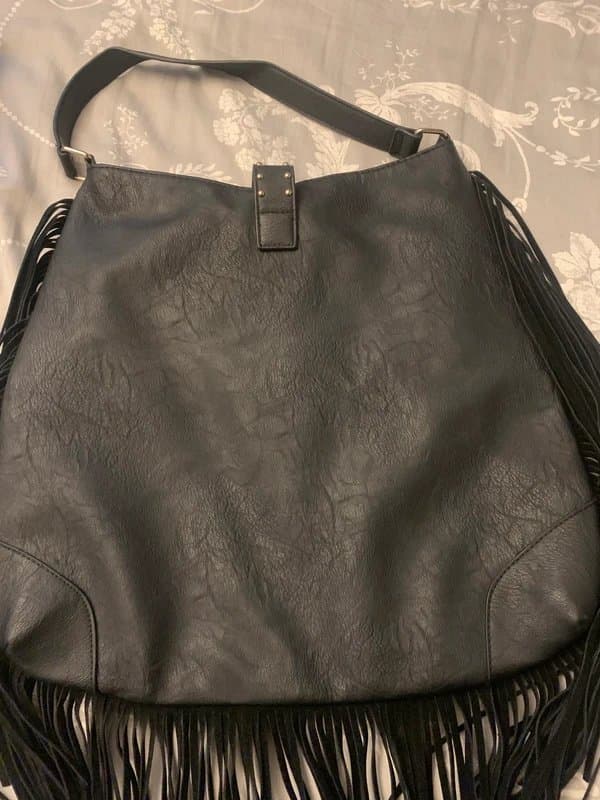 New Look Lovely black shoulder bag from New Look.