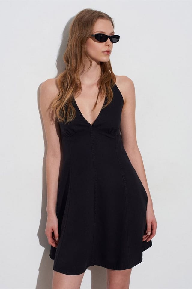 Dilvin Dilvin Women's Halter Neck A-Line Mini Dress in Black - 3