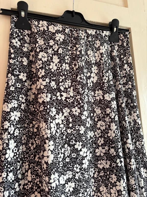New Look Black & White Floral Maxi Skirt – Flowy A-Line Midi/Maxi Skirt