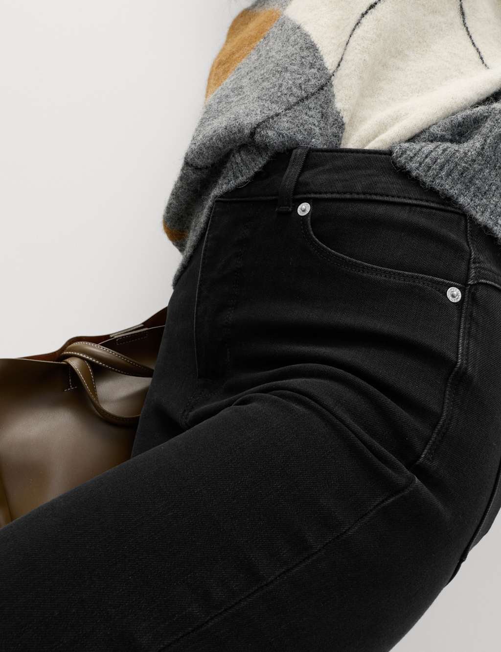 Marks & Spencer M&S Magic Shaping High Waisted Straight Leg Jeans Black - 4