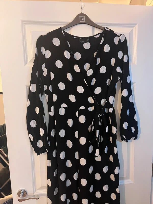 ASOS ASOS jumpsuit size 18 black and white