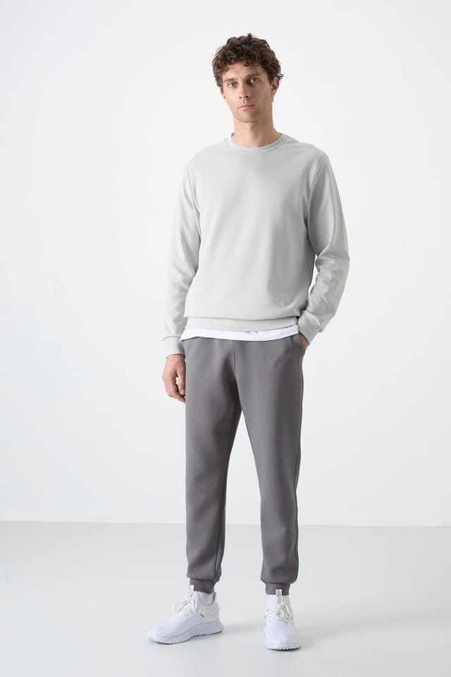 Tommy Life Tommy Life Men's Plain Crew Neck Sweatshirt in Pale Grey - 3