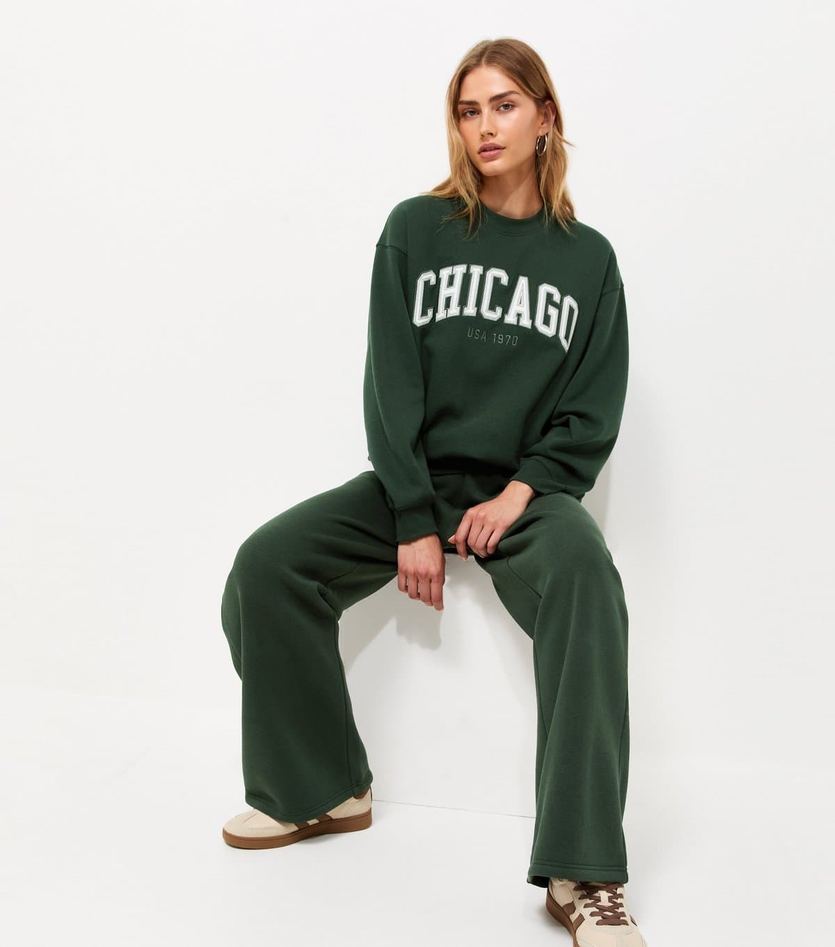 New Look Women's Dark Green Cotton Rich Chicago Embroidered Sweatshirt New Look