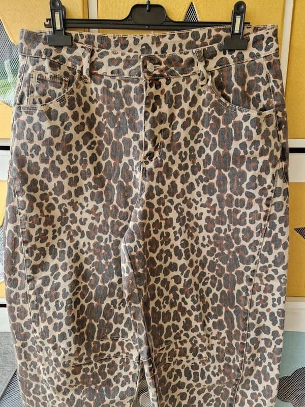 Never Fully Dressed Never fully dressed women's Leopard Barrel Jeans size 12 Petite