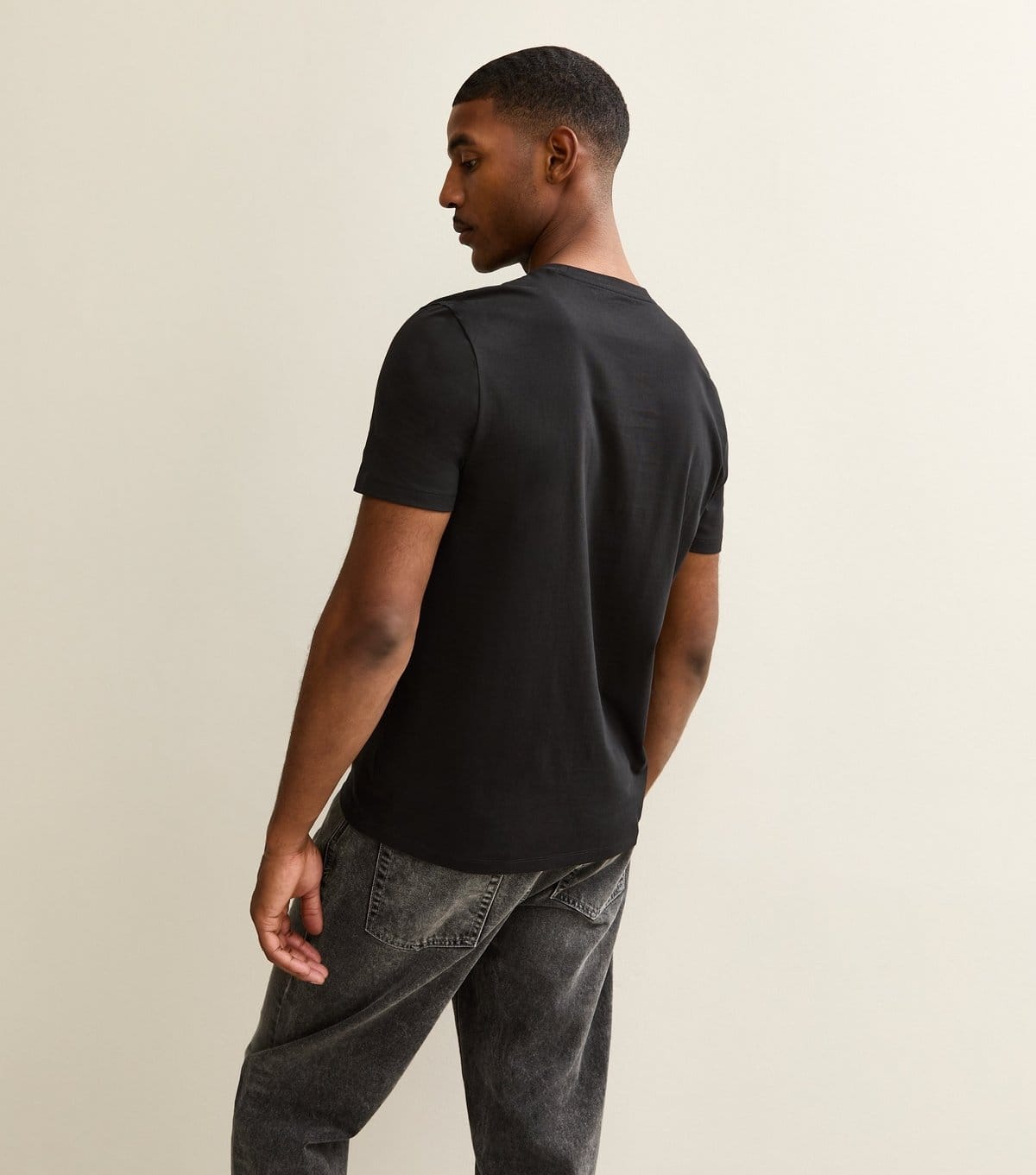New Look Men's Black Regular Crew Neck Jersey T-Shirt New Look - 4