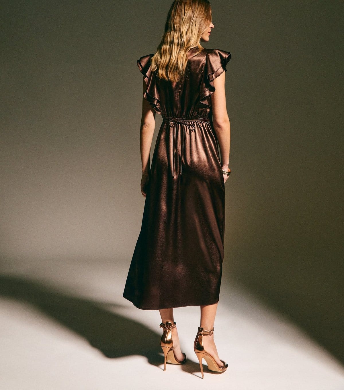 New Look Women's Dark Brown Satin Ruffled Sleeve Midi Dress New Look - 4