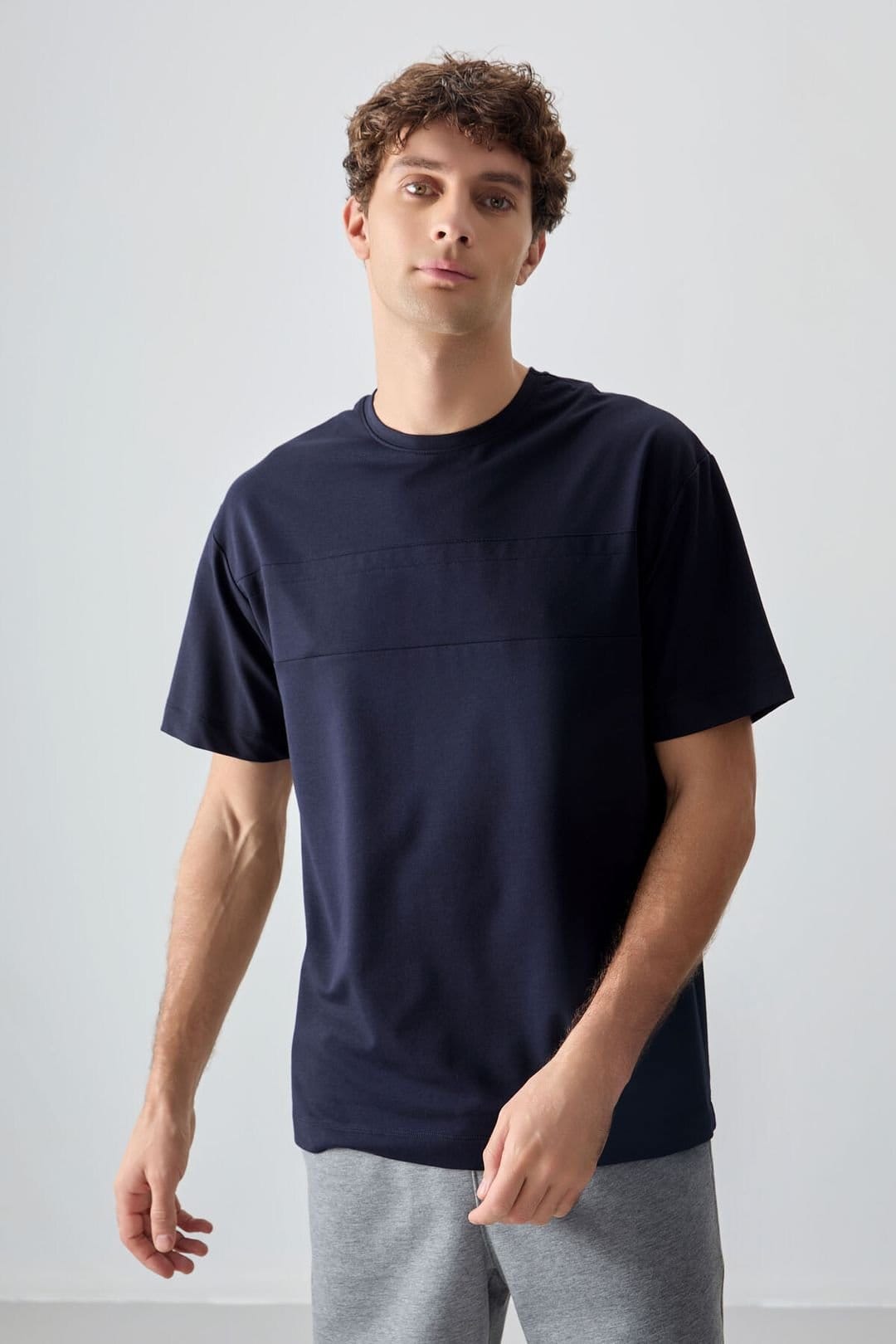 Tommy Life Tommy Life Men's Oversized Crew Neck T-Shirt in Navy - 4