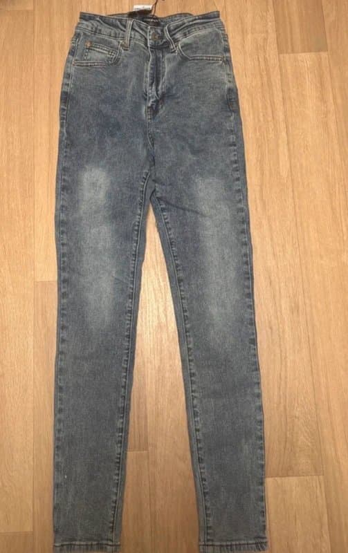 Boohoo Boohoo blue skinny jeans - size 8