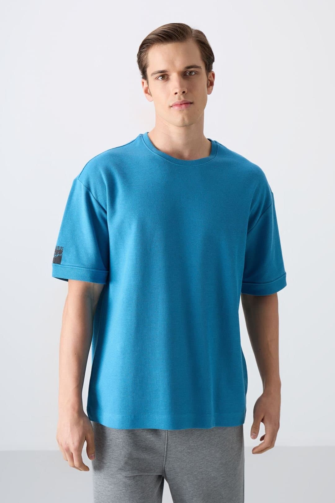 Tommy Life Tommy Life Men's Oversized Crew Neck T-Shirt With Patch in Blue