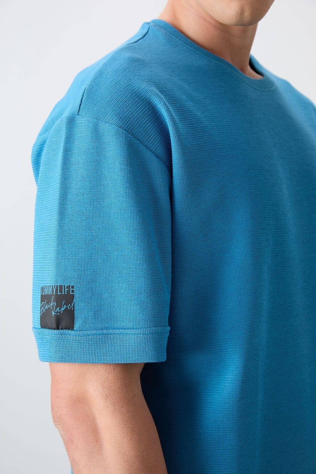 Tommy Life Tommy Life Men's Oversized Crew Neck T-Shirt With Patch in Blue - 4