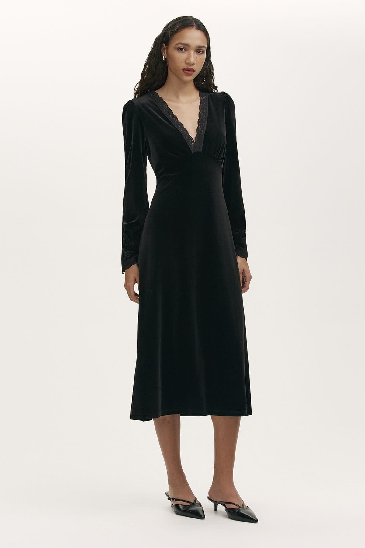 Finery London Finery London Women's Louise Velvet V Neck Midi Dress in Black