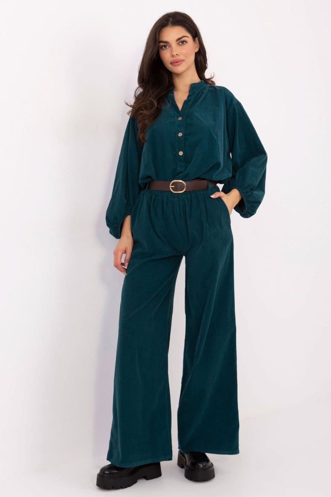 Love Lace Love Lace Women's Italy Corduroy High Waist Wide Leg Pants in Green