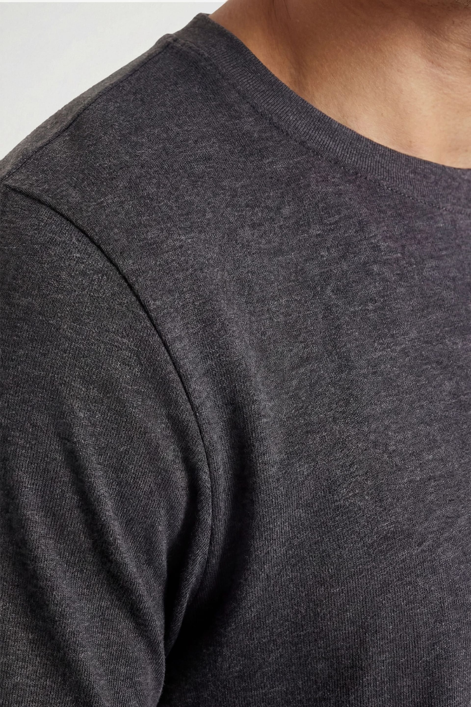 CICAY CICAY Men's Relaxed Fit Crew Neck Cotton T-Shirt in Charcoal - 4
