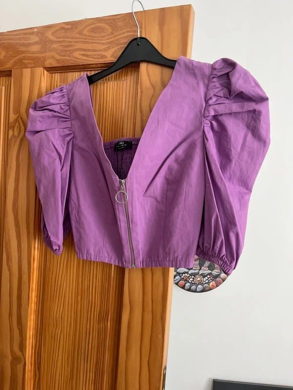 Bershka Bershka crop  top with tag