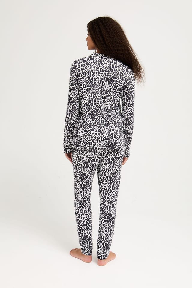 Pretty You London Pretty You London Women's Bamboo Long Pyjama Set - 3