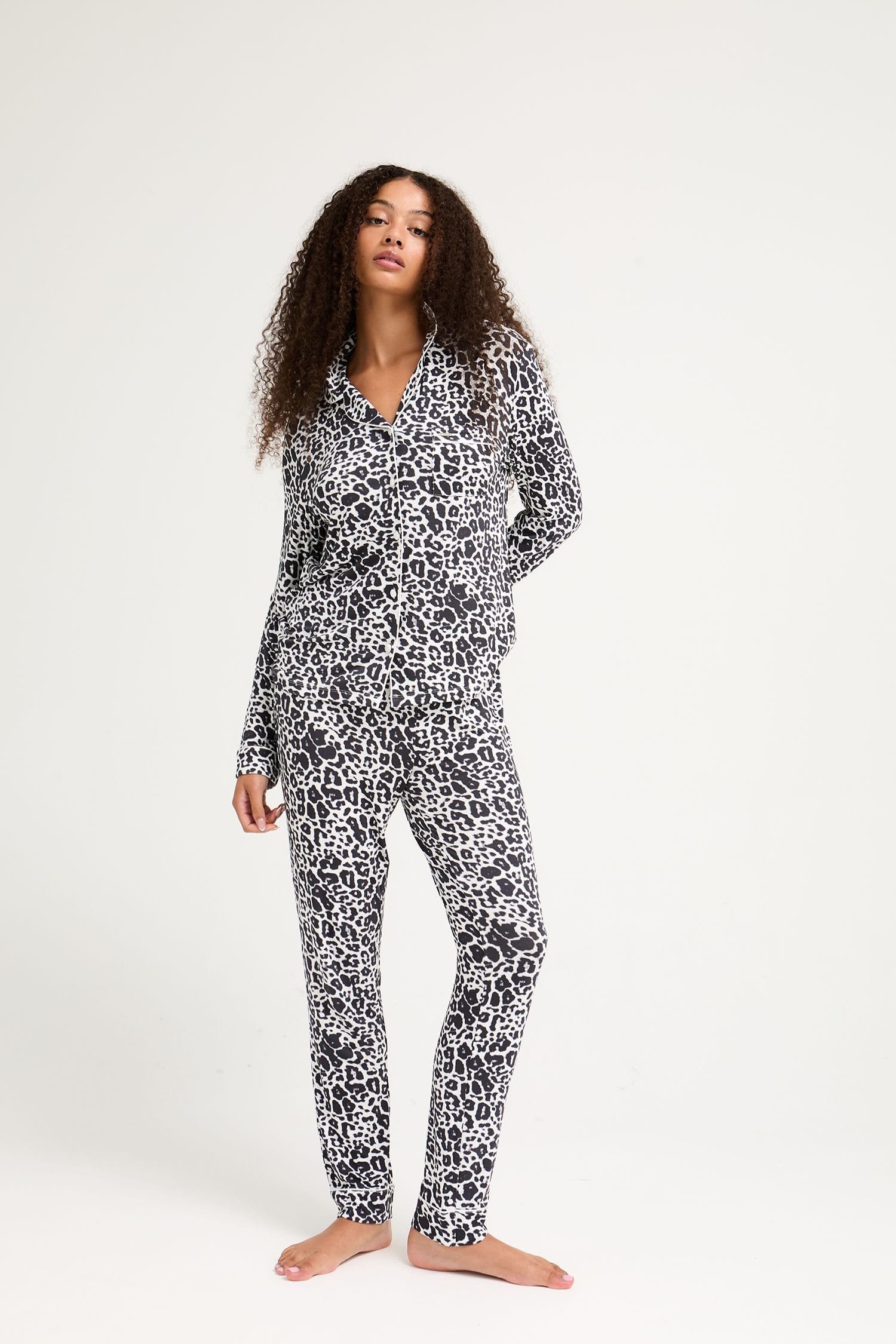 Pretty You London Pretty You London Women's Bamboo Long Pyjama Set - 4