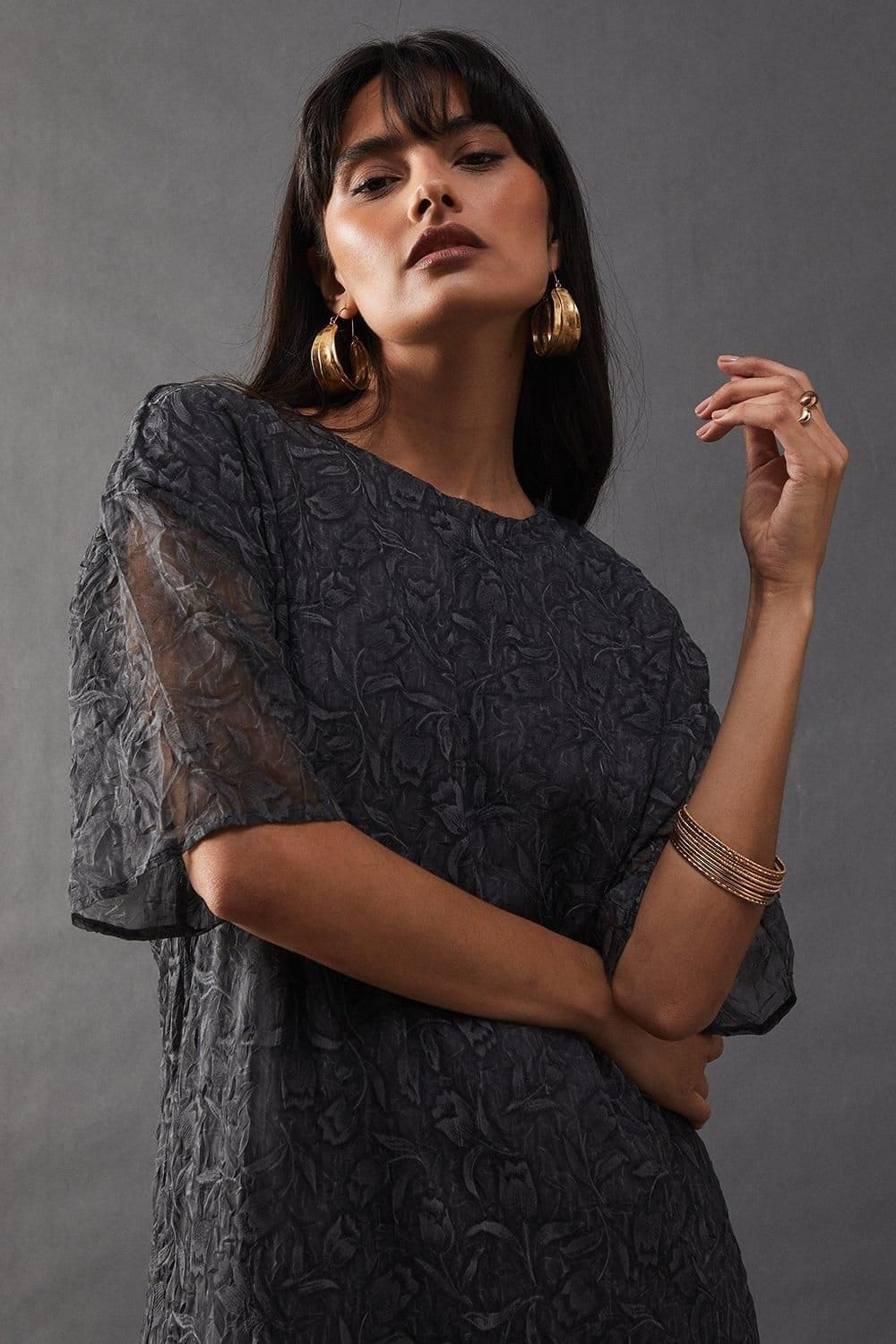 Warehouse Warehouse Women's Premium Tissue Organza Midaxi T-Shirt Dress in Charcoal - 4