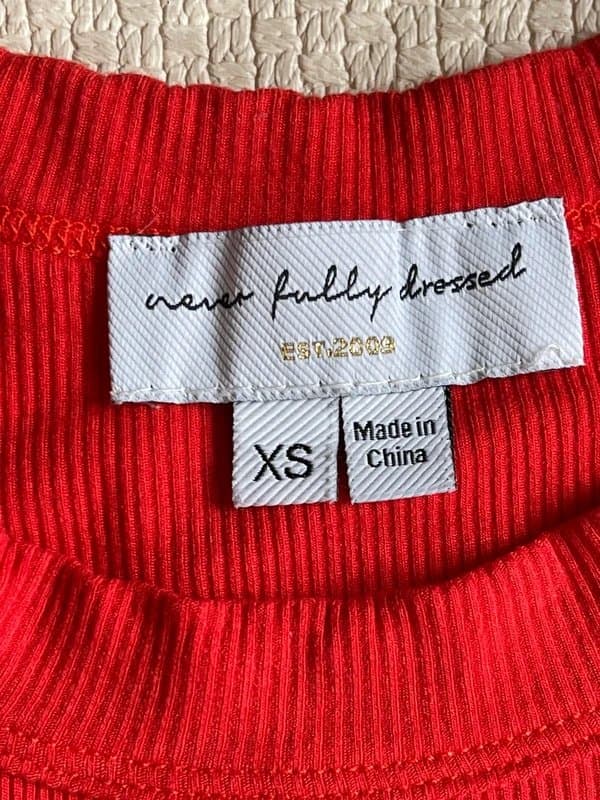 Never Fully Dressed Never fully dressed Red Love Fish Tank top size XS